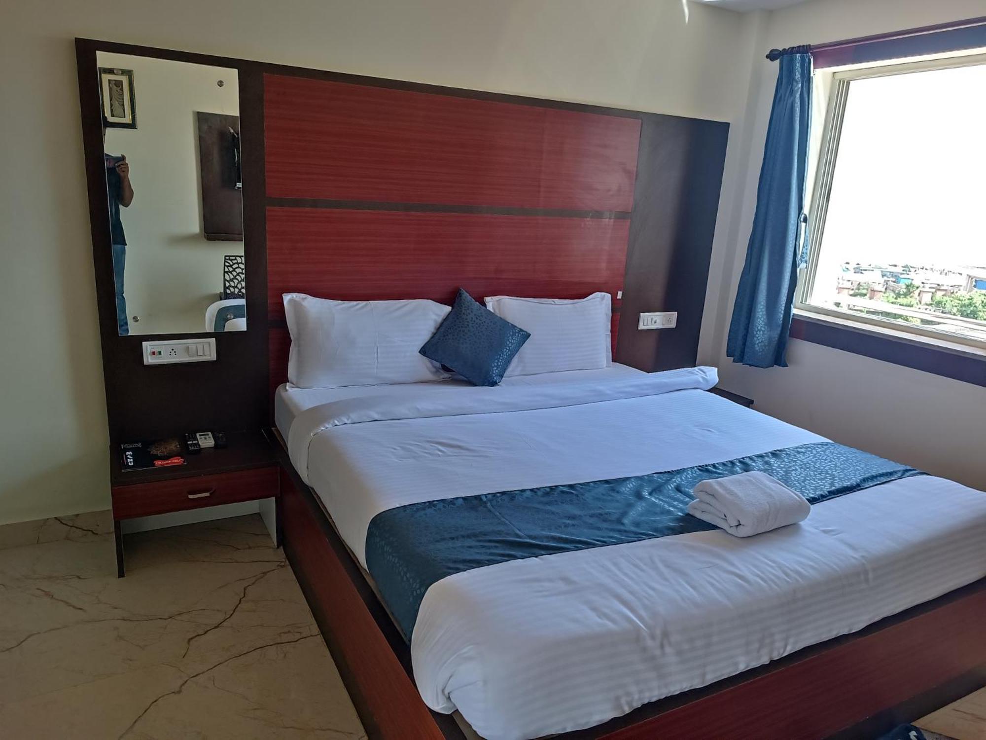 Mom Hotel - Unit Of Mom Hotel Puri Esterno foto