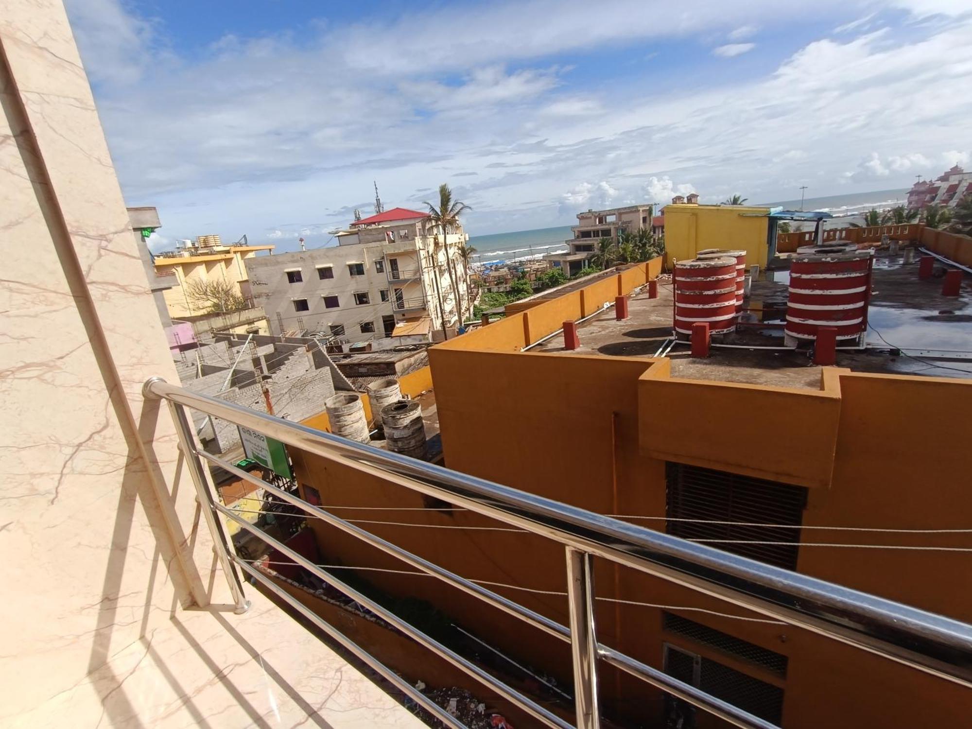 Mom Hotel - Unit Of Mom Hotel Puri Esterno foto