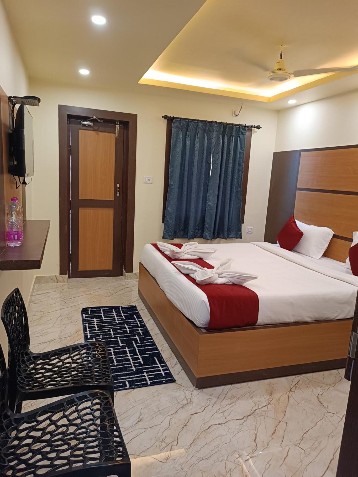 Mom Hotel - Unit Of Mom Hotel Puri Esterno foto