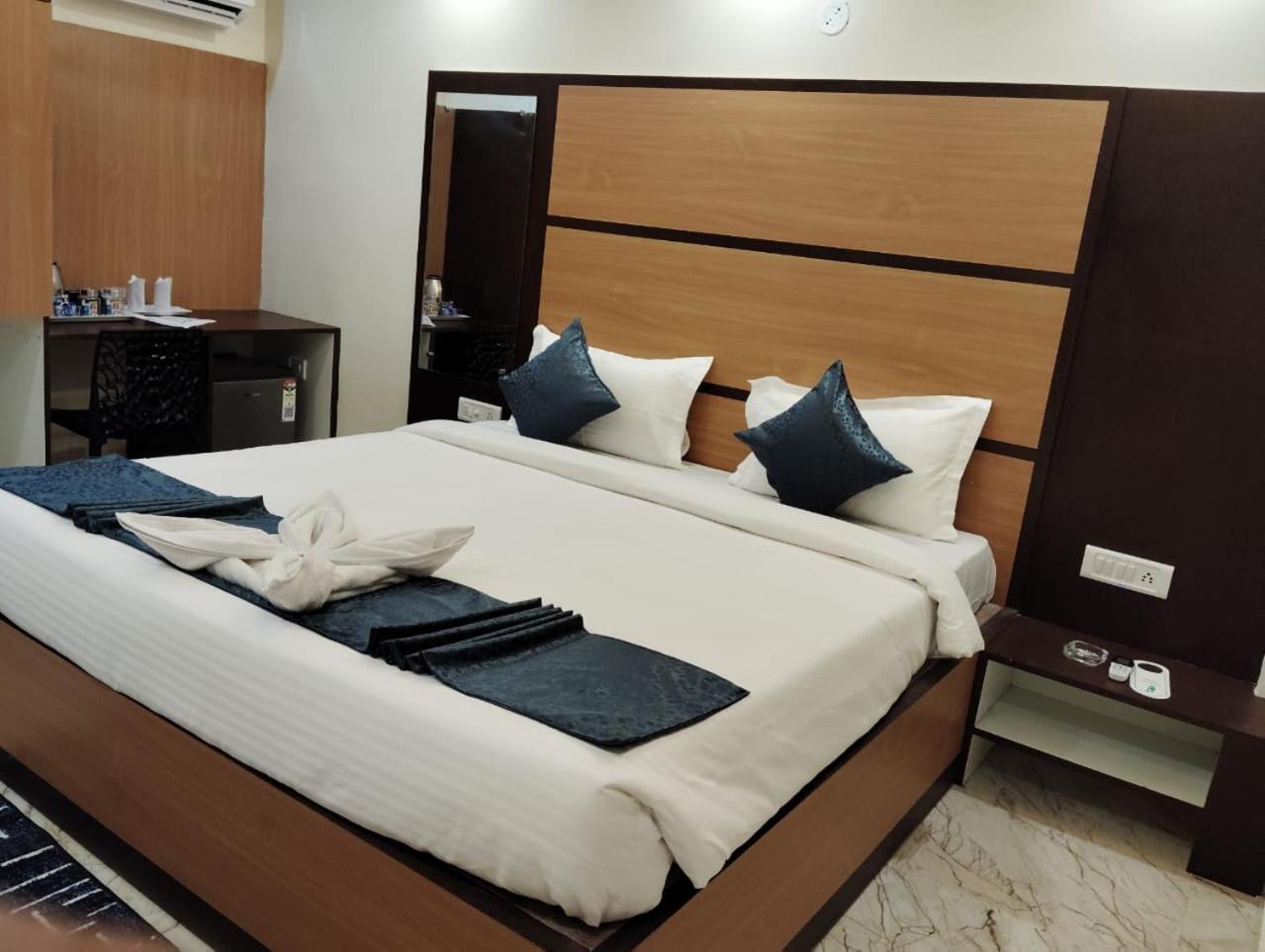 Mom Hotel - Unit Of Mom Hotel Puri Esterno foto